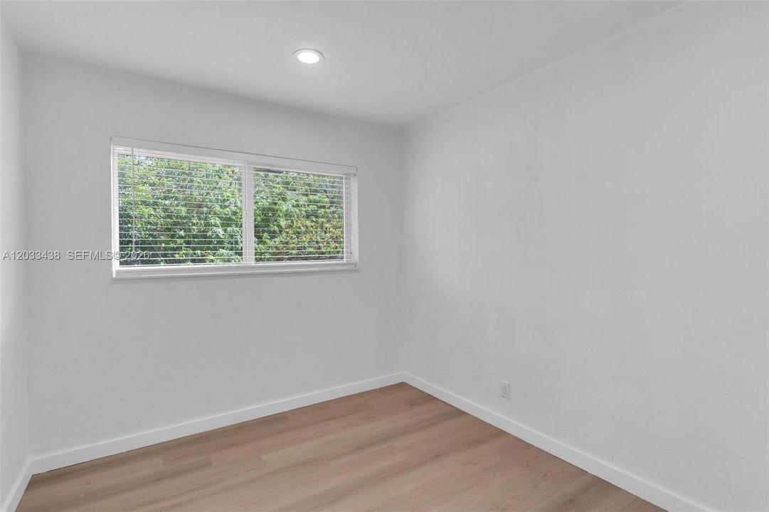 For Rent: $3,200 (3 beds, 1 baths, 1065 Square Feet)