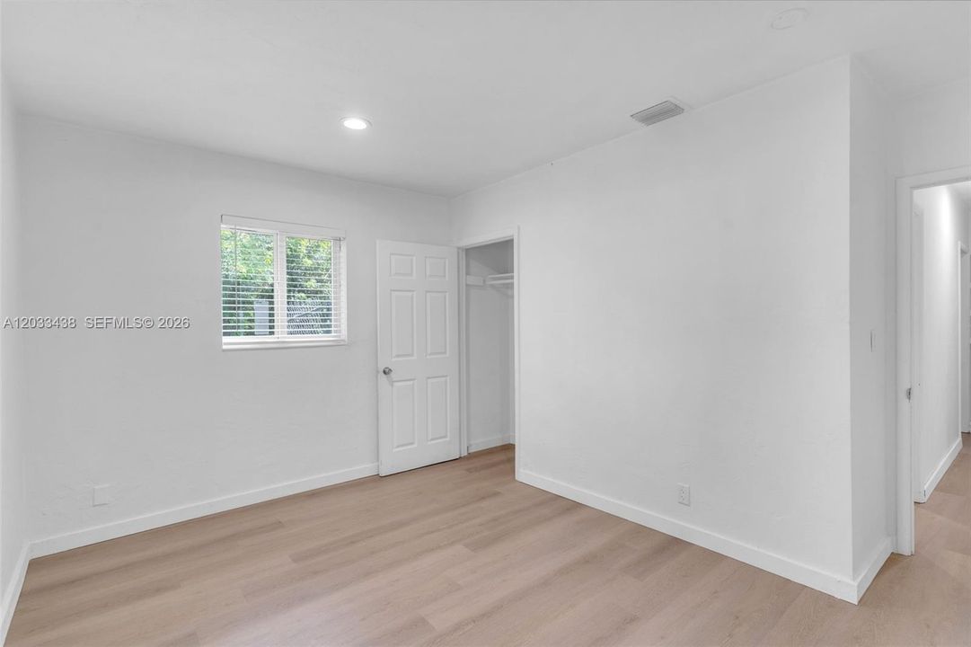 For Rent: $3,200 (3 beds, 1 baths, 1065 Square Feet)