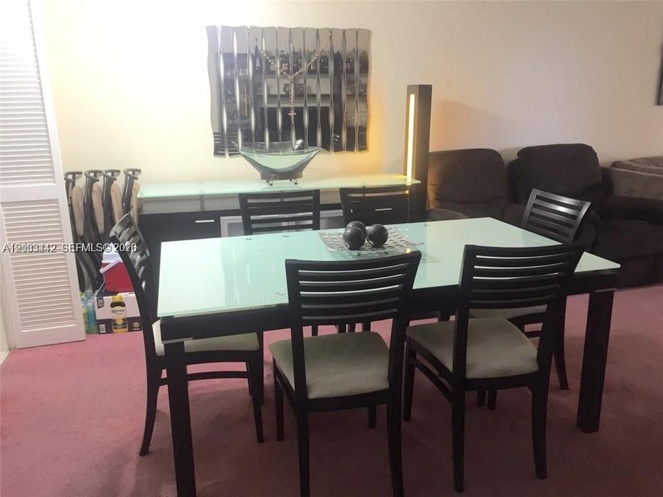 For Sale: $420,000 (1 beds, 1 baths, 980 Square Feet)