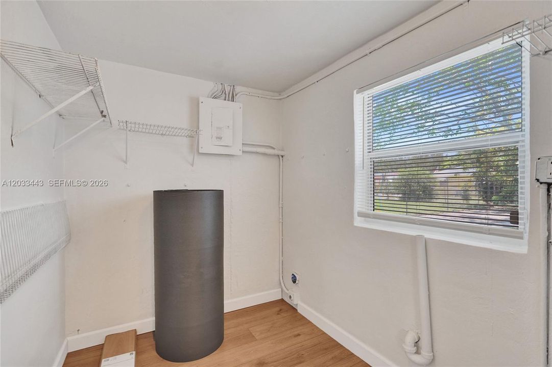 For Sale: $410,000 (4 beds, 2 baths, 1151 Square Feet)