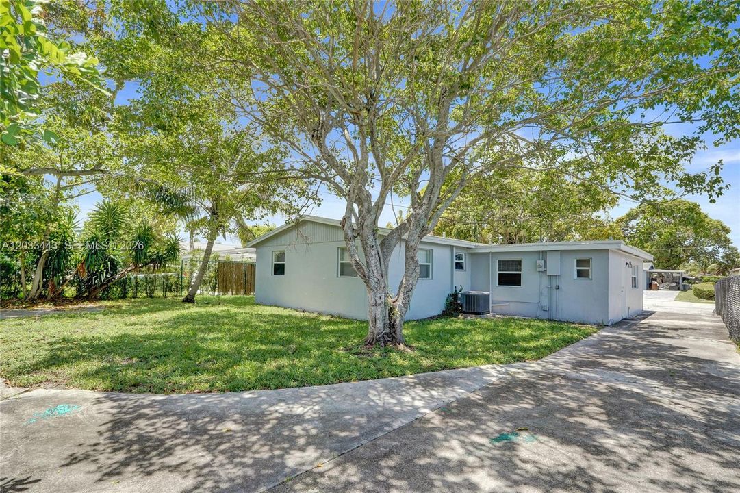 For Sale: $410,000 (4 beds, 2 baths, 1151 Square Feet)