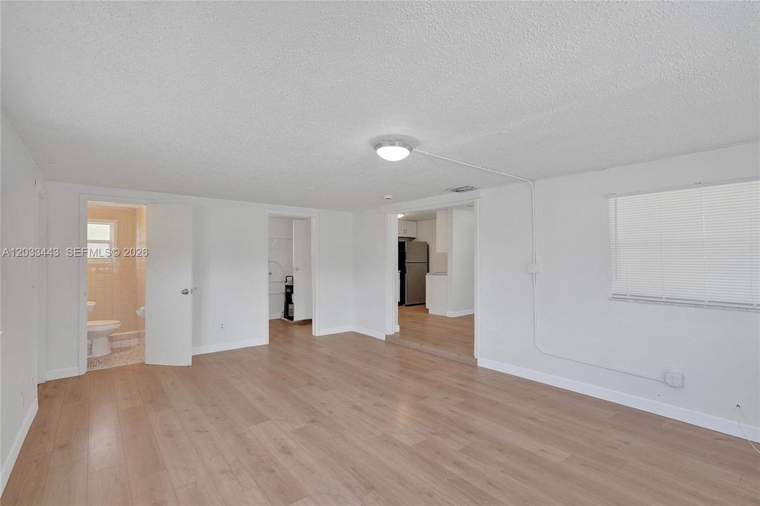 For Sale: $410,000 (4 beds, 2 baths, 1151 Square Feet)
