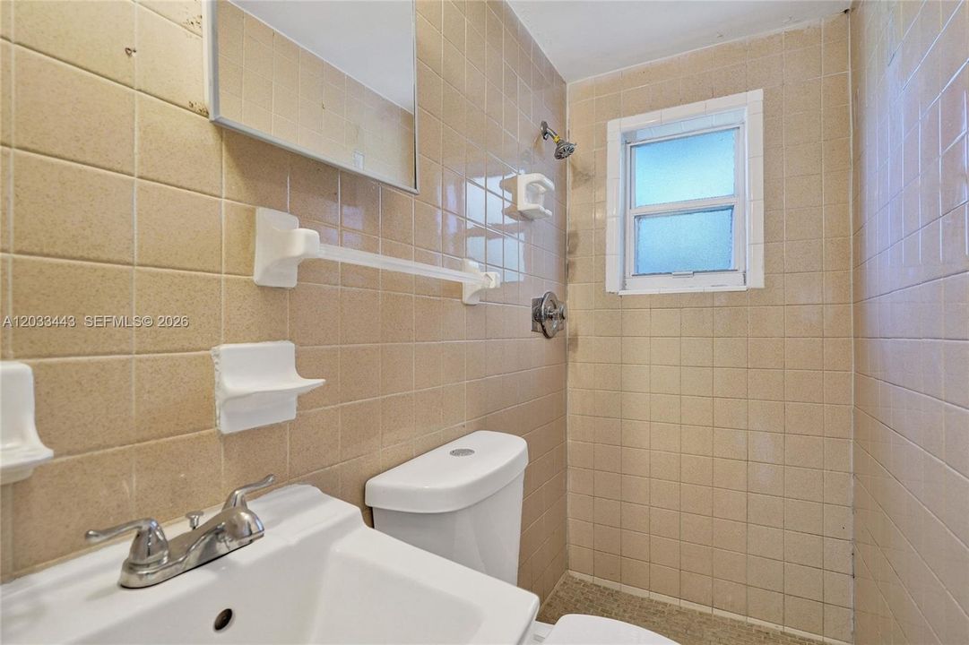 For Sale: $410,000 (4 beds, 2 baths, 1151 Square Feet)