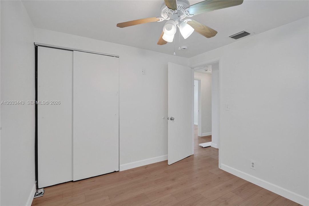 For Sale: $410,000 (4 beds, 2 baths, 1151 Square Feet)