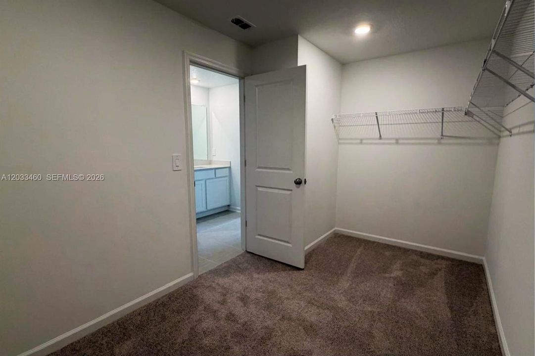 For Rent: $2,300 (3 beds, 2 baths, 1843 Square Feet)