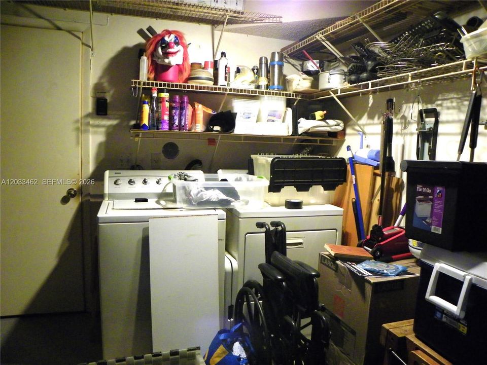 Activo con contrato: $330,000 (3 camas, 2 baños, 1482 Pies cuadrados)