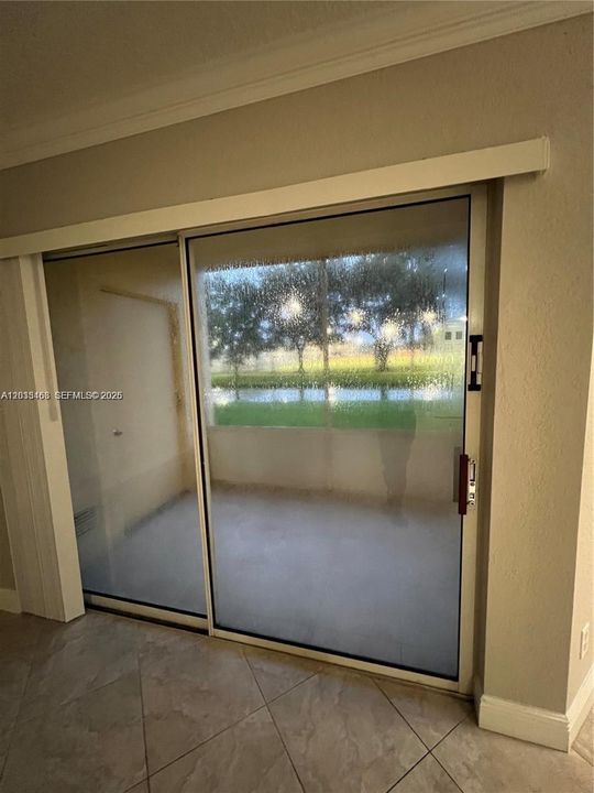 For Sale: $175,000 (1 beds, 1 baths, 816 Square Feet)