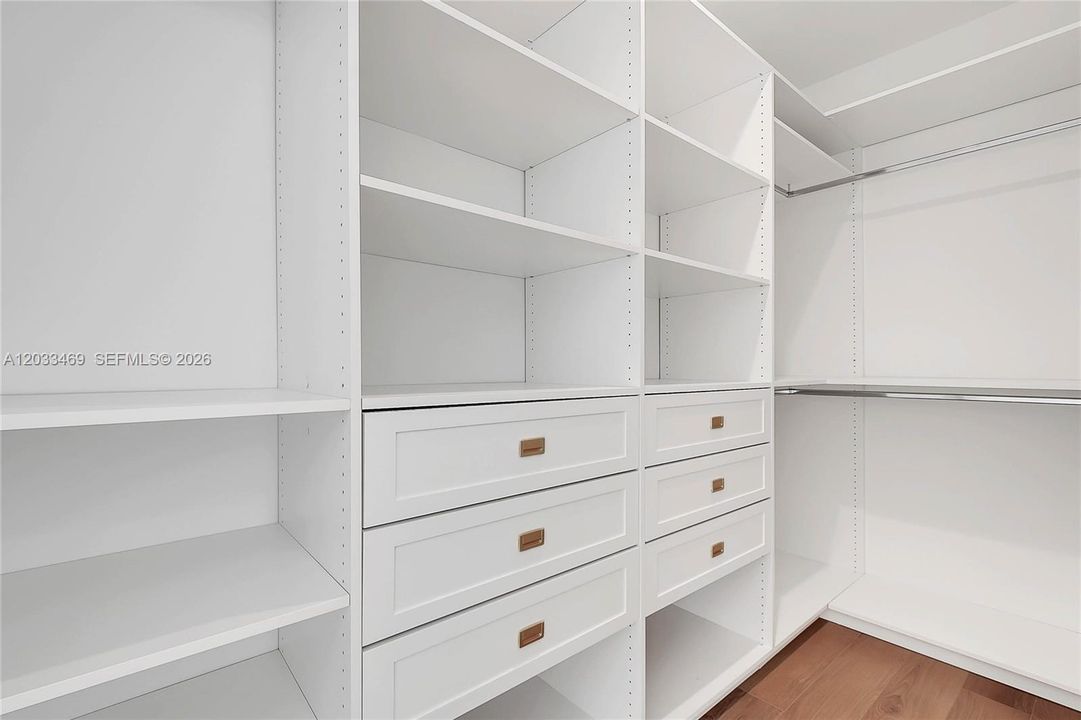 В аренду: $9,500 (3 спален, 2 ванн, 1975 Квадратных фут)