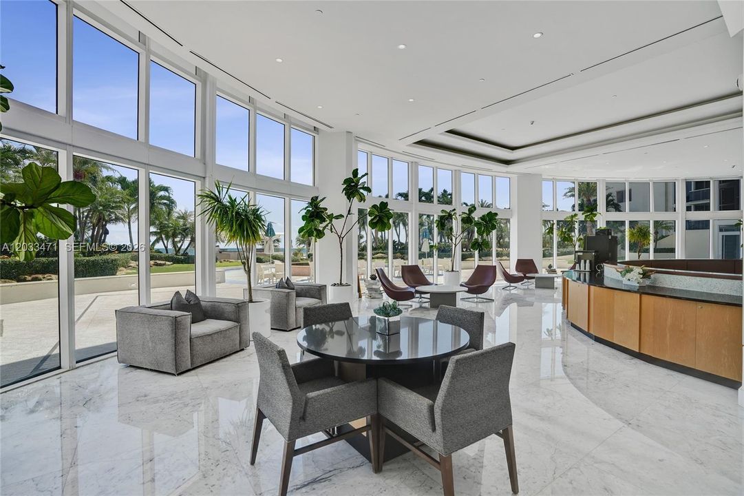 For Sale: $1,400,000 (2 beds, 2 baths, 1800 Square Feet)