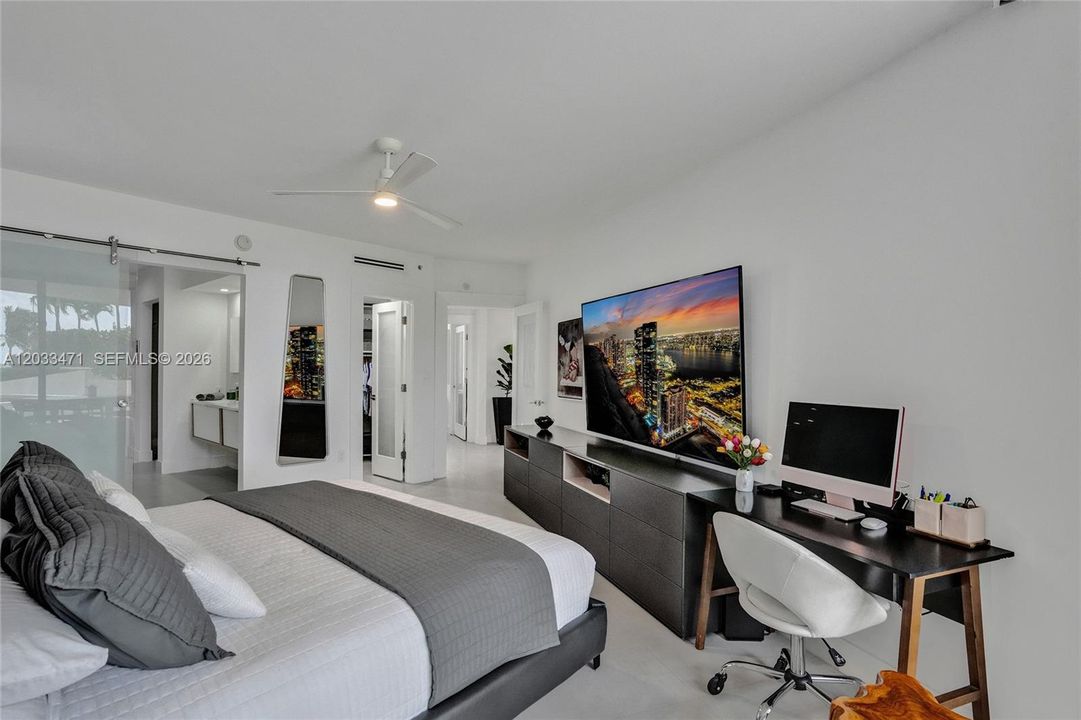 For Sale: $1,400,000 (2 beds, 2 baths, 1800 Square Feet)
