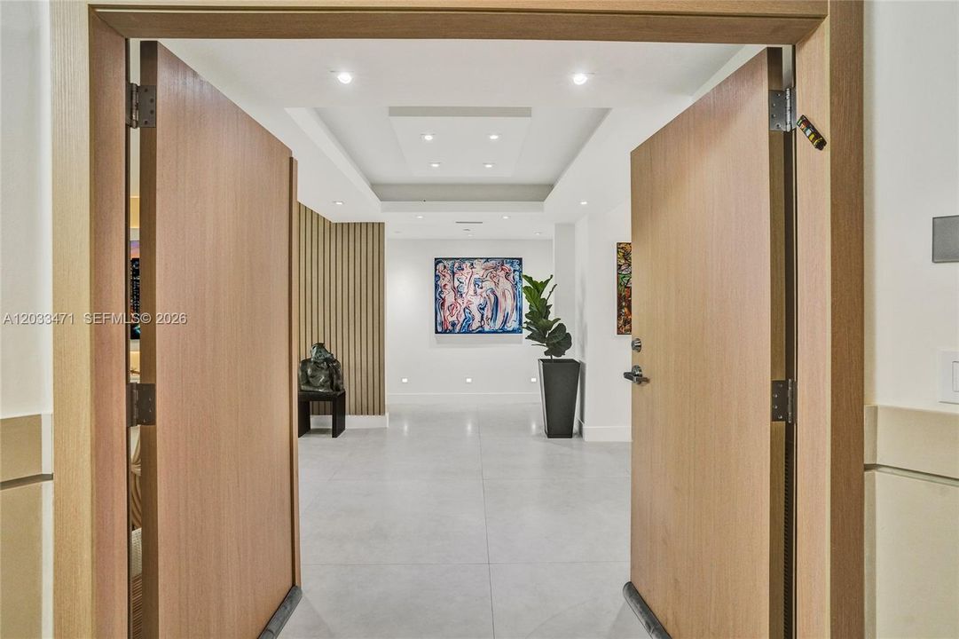 For Sale: $1,400,000 (2 beds, 2 baths, 1800 Square Feet)