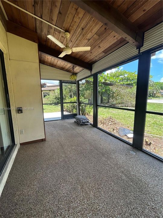 For Sale: $294,900 (2 beds, 2 baths, 1000 Square Feet)