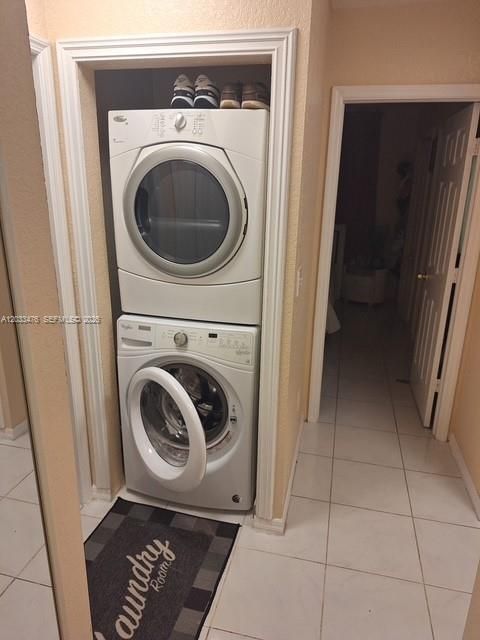 For Sale: $340,000 (2 beds, 1 baths, 930 Square Feet)