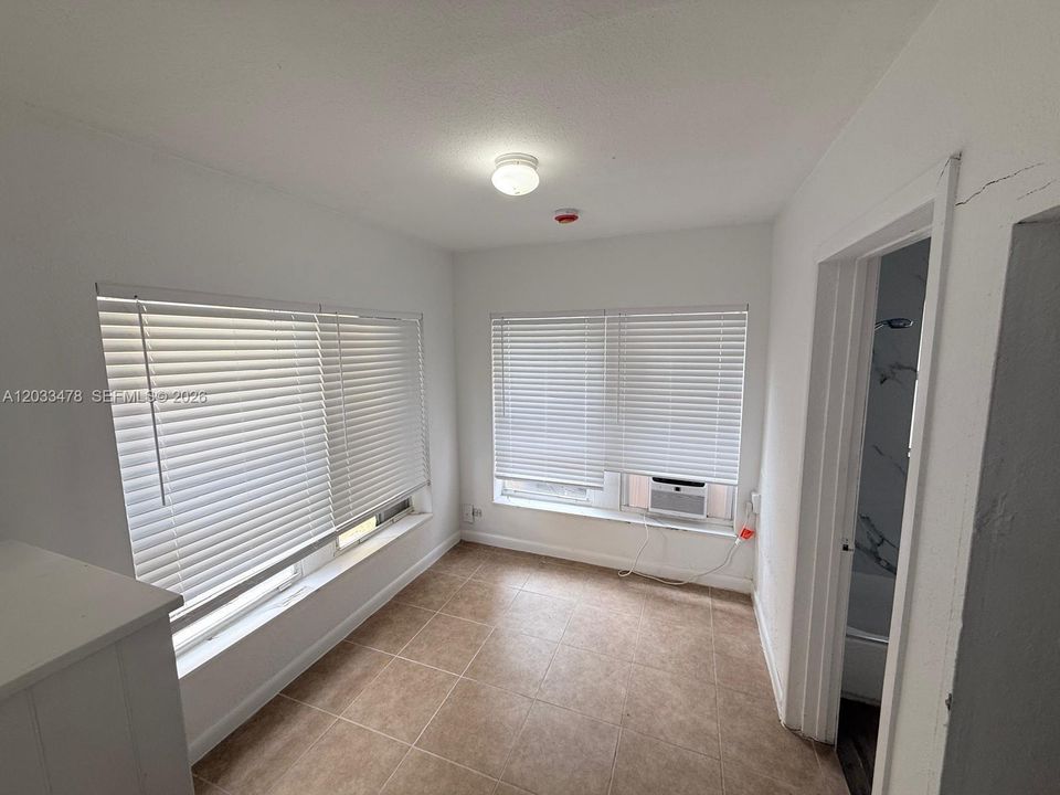 For Rent: $1,500 (1 beds, 1 baths, 500 Square Feet)