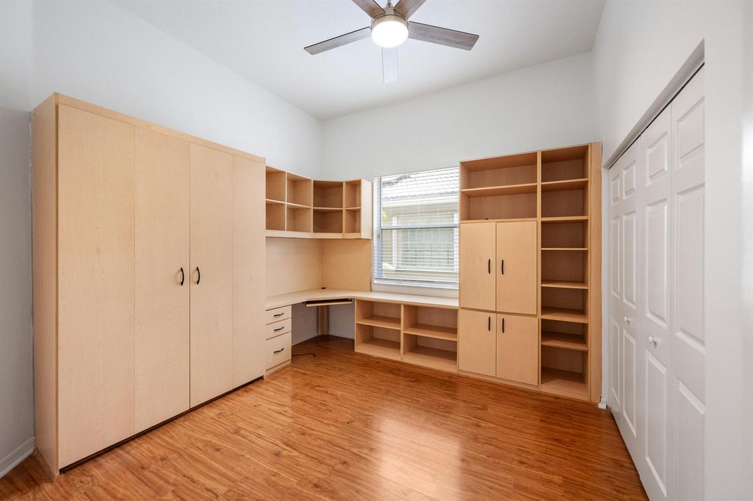 Bedroom 2/pulldown bed