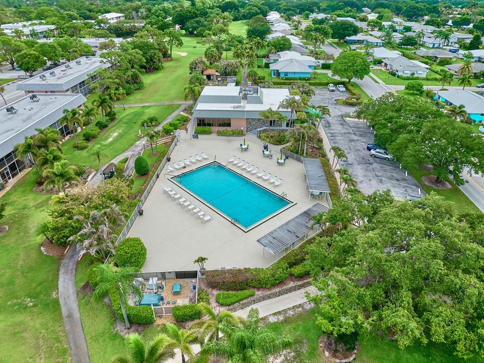 Clubhouse to golf