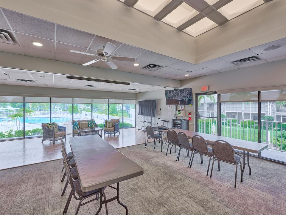 Clubhouse to Pool