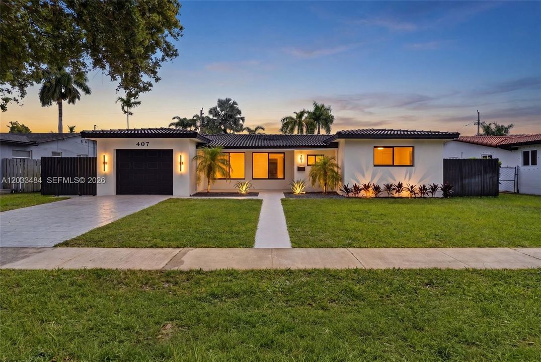 For Sale: $895,000 (3 beds, 3 baths, 1941 Square Feet)