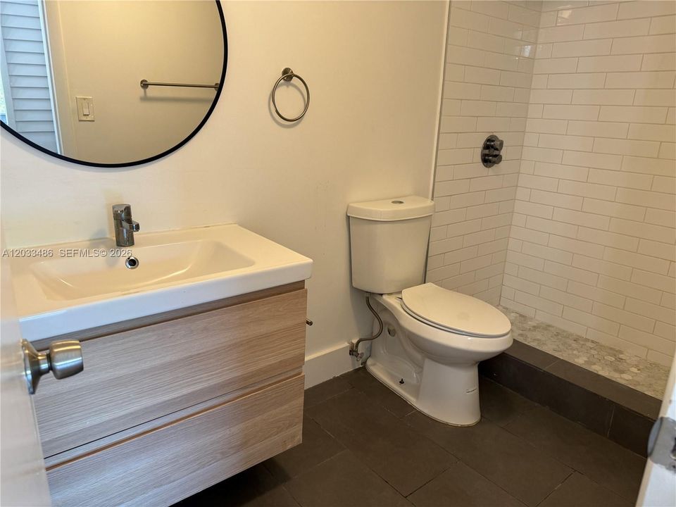 For Rent: $2,400 (2 beds, 2 baths, 1044 Square Feet)
