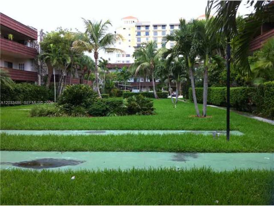 For Rent: $2,400 (2 beds, 2 baths, 1044 Square Feet)