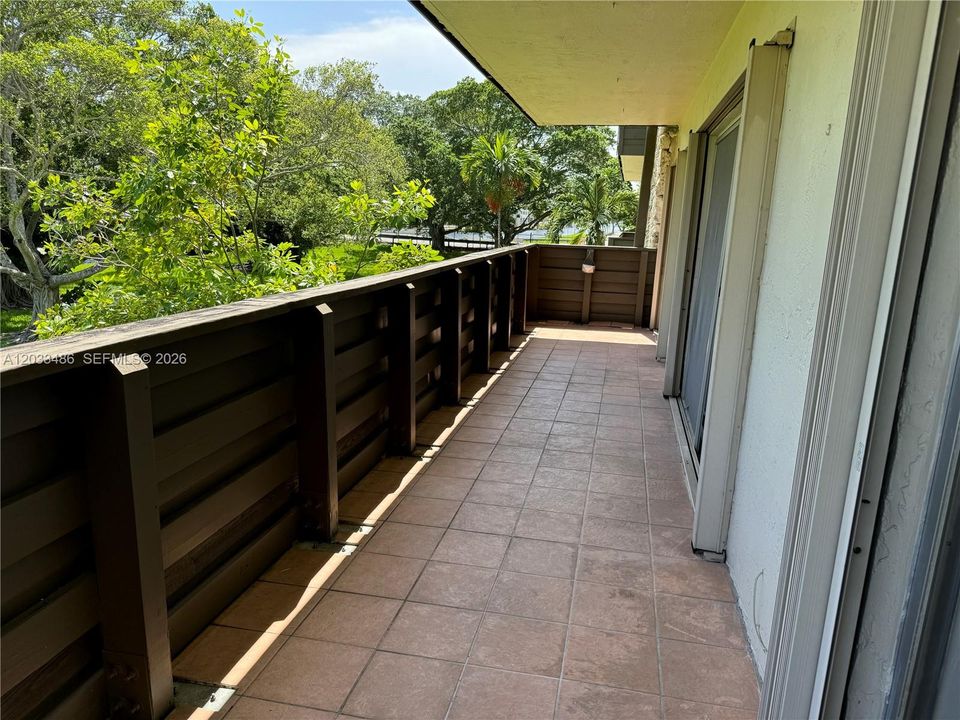 For Rent: $2,400 (2 beds, 2 baths, 1044 Square Feet)