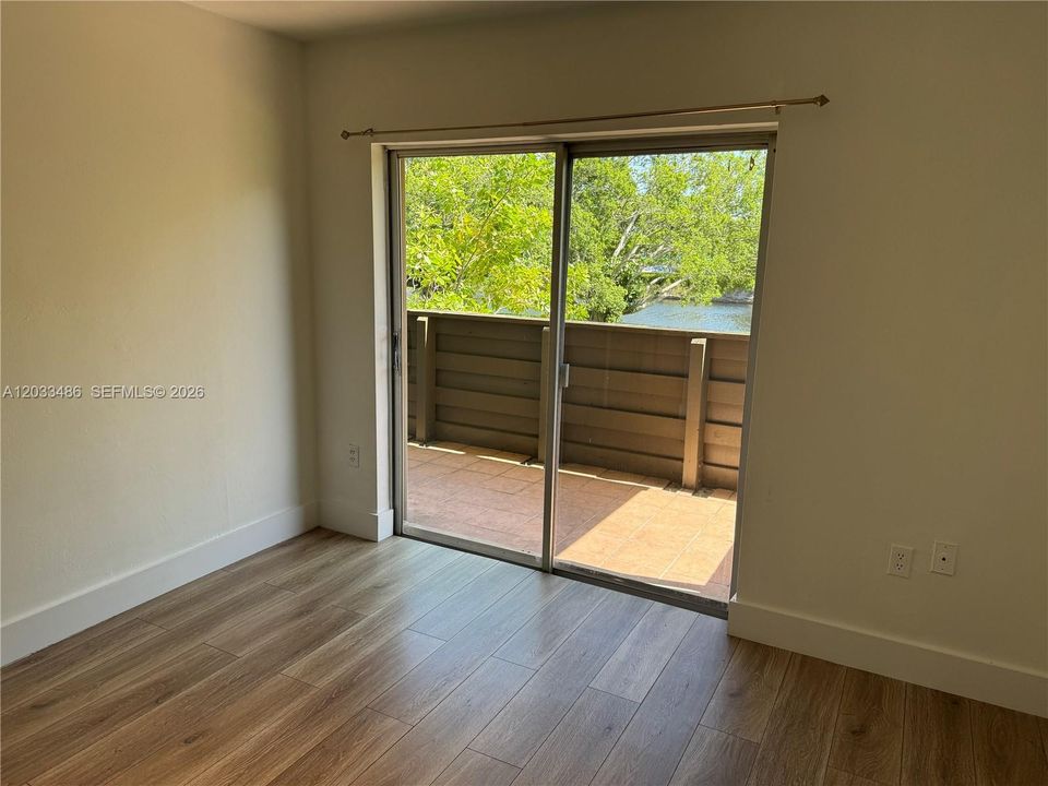 For Rent: $2,400 (2 beds, 2 baths, 1044 Square Feet)