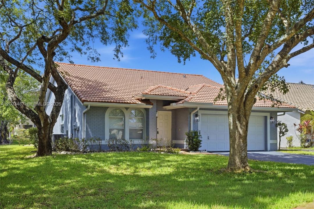 For Rent: $3,500 (3 beds, 2 baths, 2079 Square Feet)