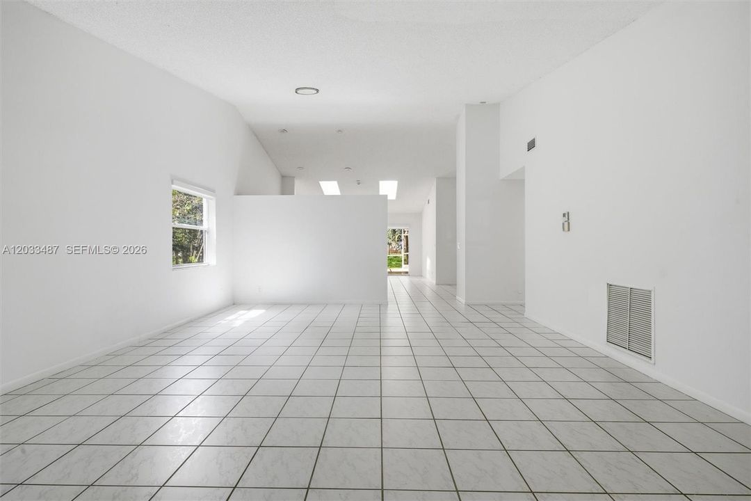 For Rent: $3,500 (3 beds, 2 baths, 2079 Square Feet)