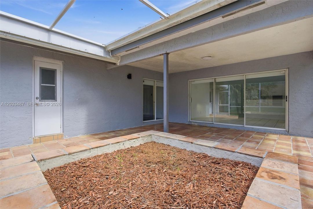 For Rent: $3,500 (3 beds, 2 baths, 2079 Square Feet)