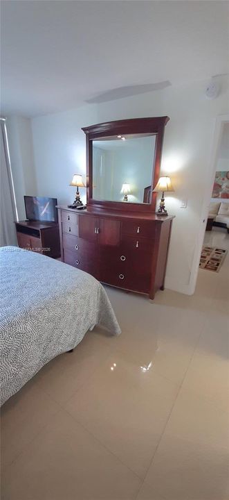 For Sale: $254,900 (1 beds, 1 baths, 767 Square Feet)