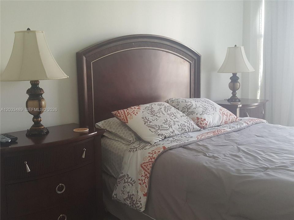 For Sale: $254,900 (1 beds, 1 baths, 767 Square Feet)