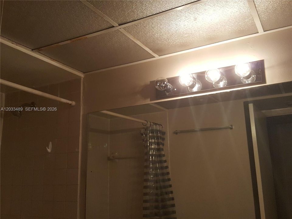 For Sale: $254,900 (1 beds, 1 baths, 767 Square Feet)