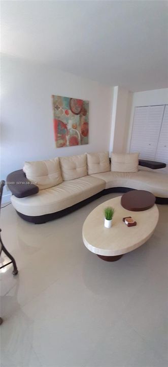 For Sale: $254,900 (1 beds, 1 baths, 767 Square Feet)