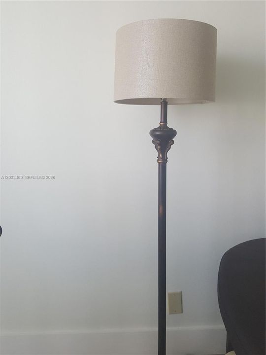 For Sale: $254,900 (1 beds, 1 baths, 767 Square Feet)