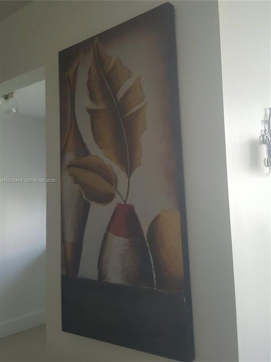 For Sale: $254,900 (1 beds, 1 baths, 767 Square Feet)