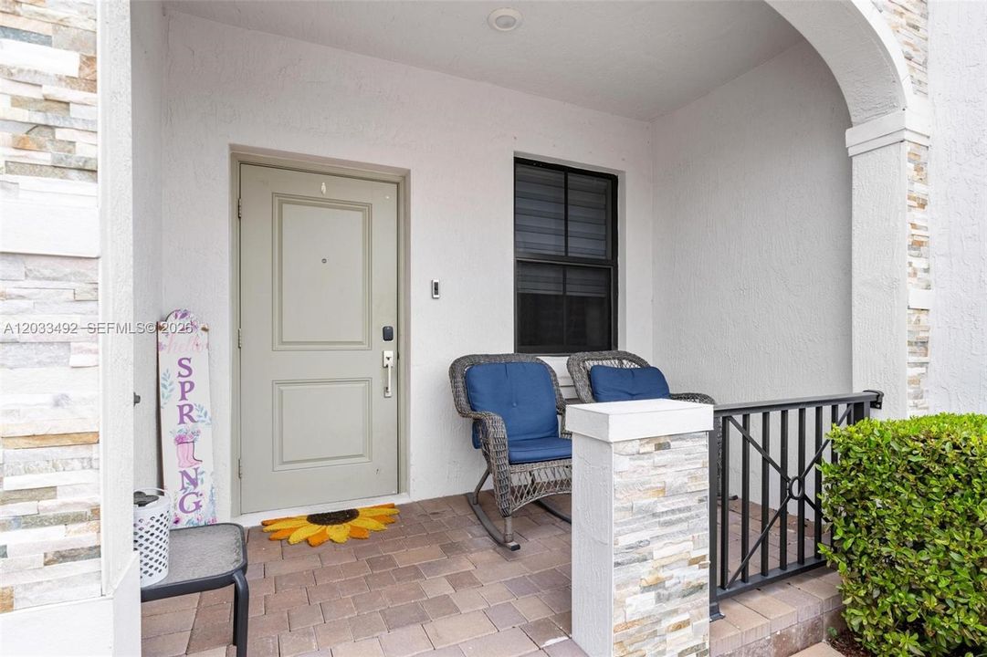 For Rent: $2,950 (3 beds, 2 baths, 1695 Square Feet)