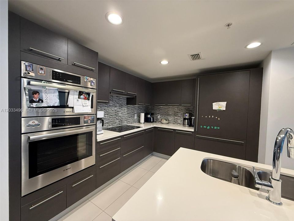 For Rent: $3,100 (2 beds, 2 baths, 1066 Square Feet)