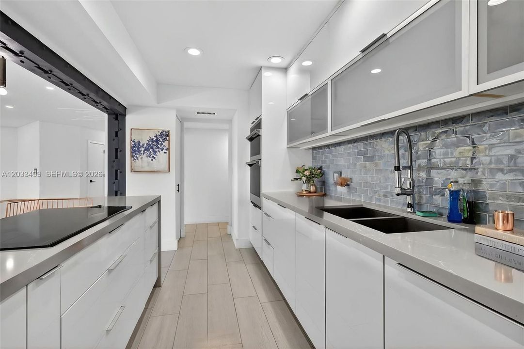 For Sale: $449,000 (3 beds, 2 baths, 1954 Square Feet)