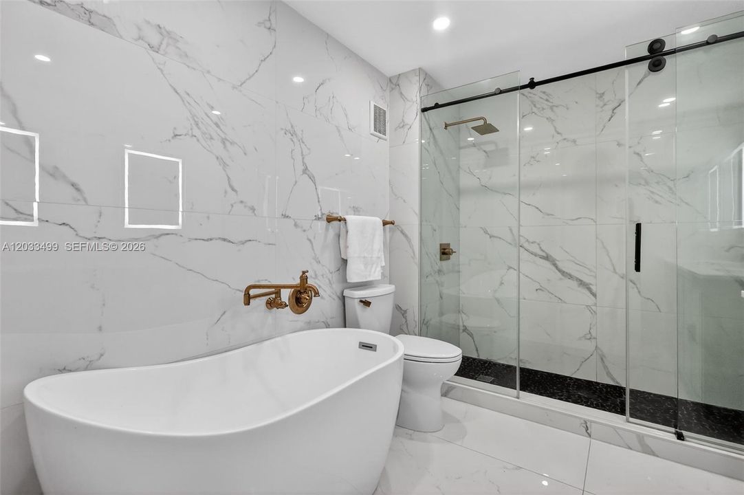 For Sale: $449,000 (3 beds, 2 baths, 1954 Square Feet)