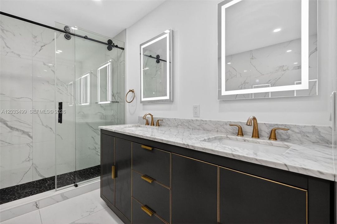 For Sale: $449,000 (3 beds, 2 baths, 1954 Square Feet)
