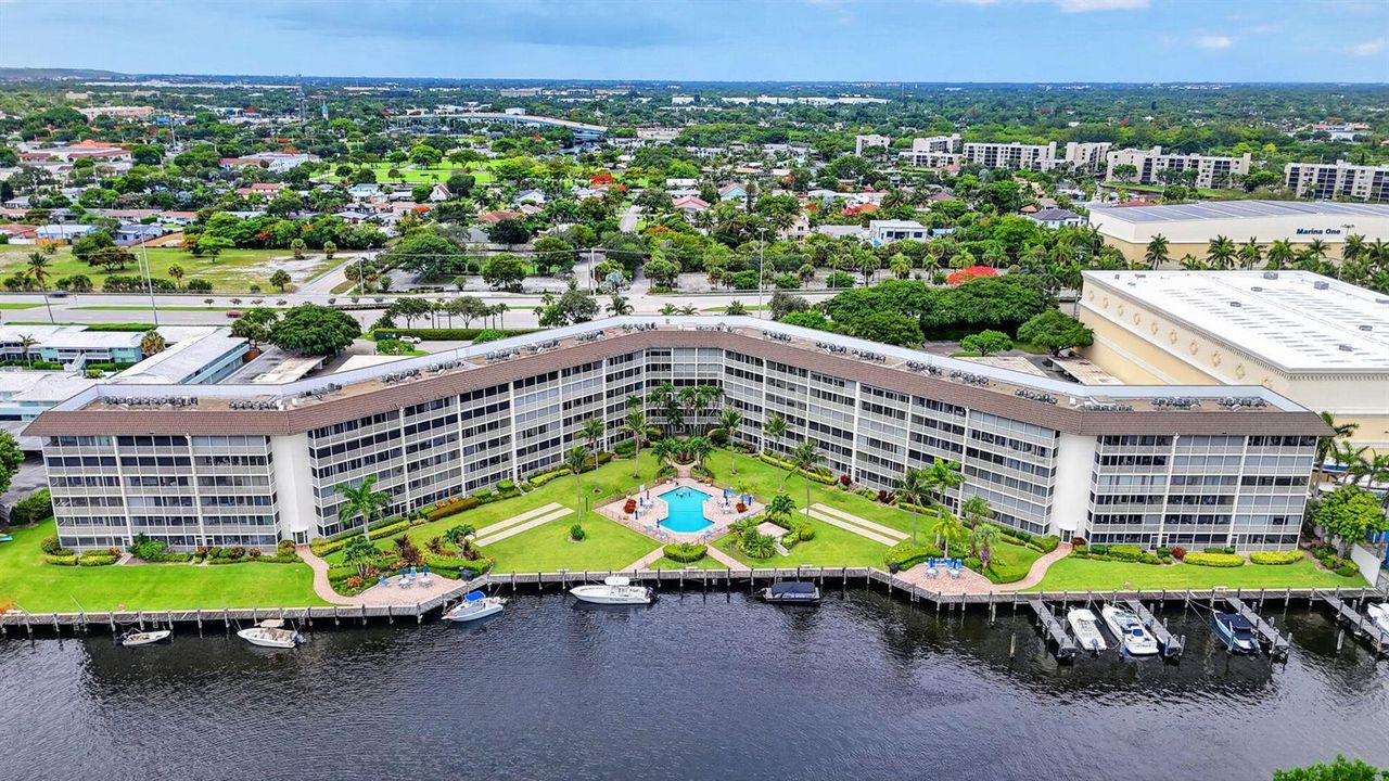 RIVER HOUSE TOWERS CONDO