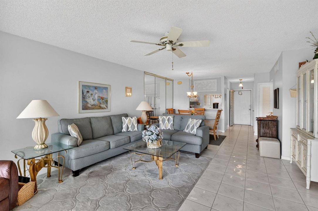 LIVING/DINING ROOM