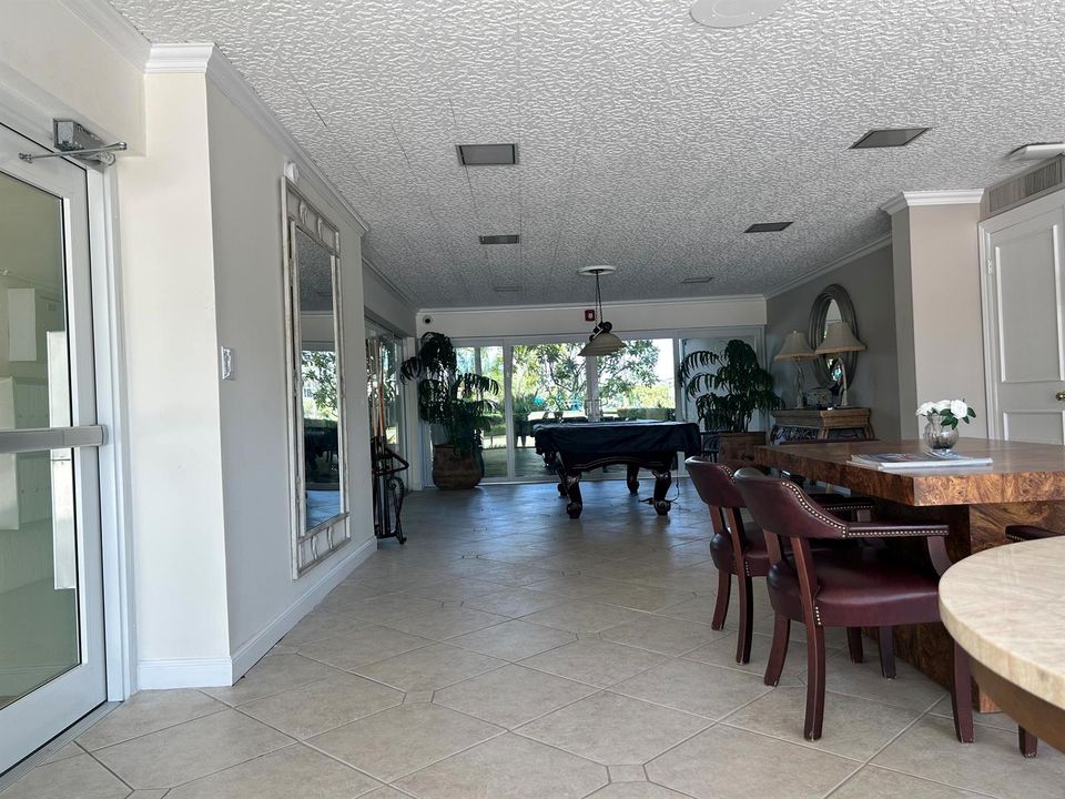 CLUB ROOM;BILLIARD TABLE