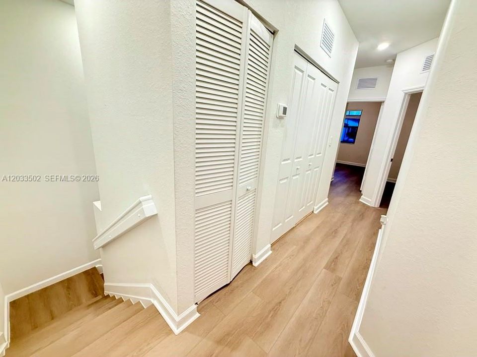 В аренду: $2,900 (3 спален, 2 ванн, 1697 Квадратных фут)