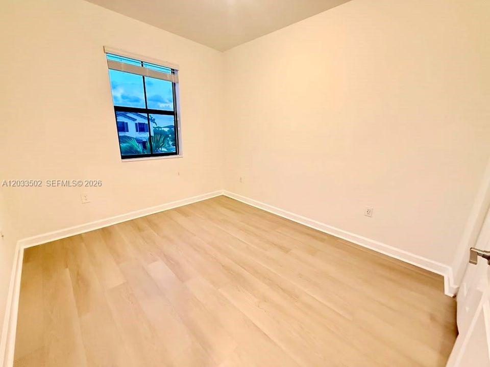 В аренду: $2,900 (3 спален, 2 ванн, 1697 Квадратных фут)