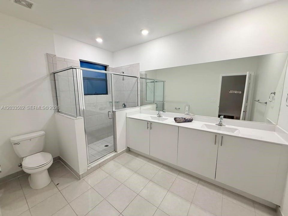 В аренду: $2,900 (3 спален, 2 ванн, 1697 Квадратных фут)
