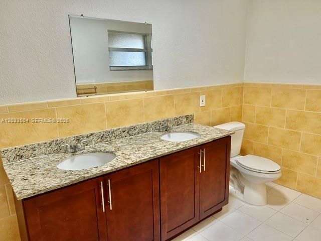 Active With Contract: $525,000 (4 beds, 2 baths, 2304 Square Feet)