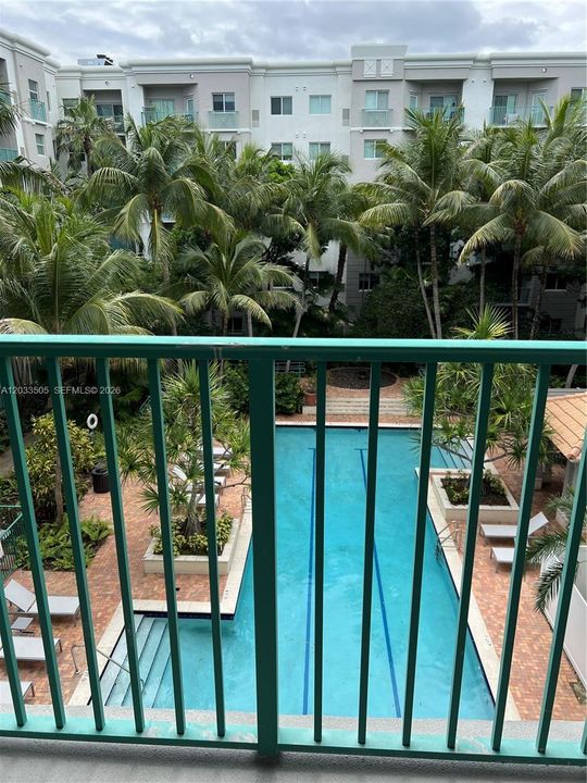 For Rent: $2,300 (1 beds, 1 baths, 652 Square Feet)