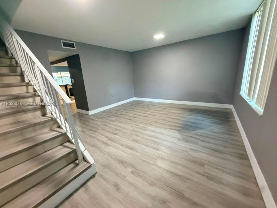 For Sale: $250,000 (2 beds, 2 baths, 1200 Square Feet)