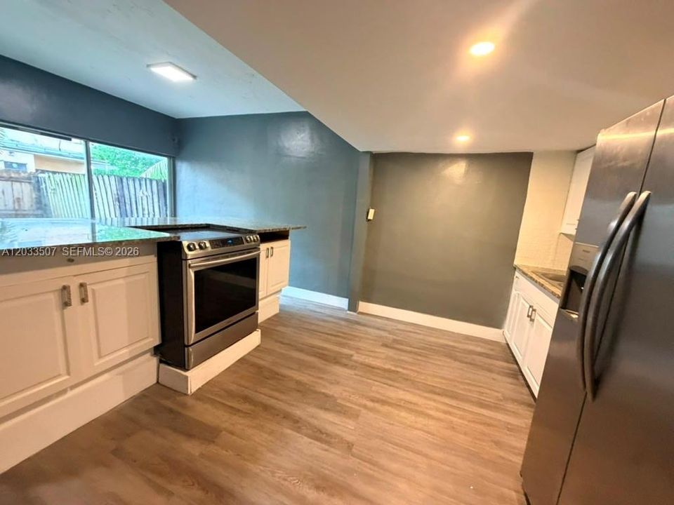 For Sale: $250,000 (2 beds, 2 baths, 1200 Square Feet)